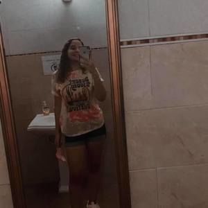 Meet your Posher, Casandra